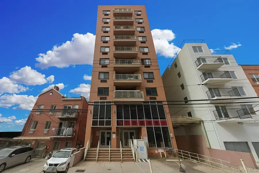 3138 137th ST #5A, Flushing, NY 11354