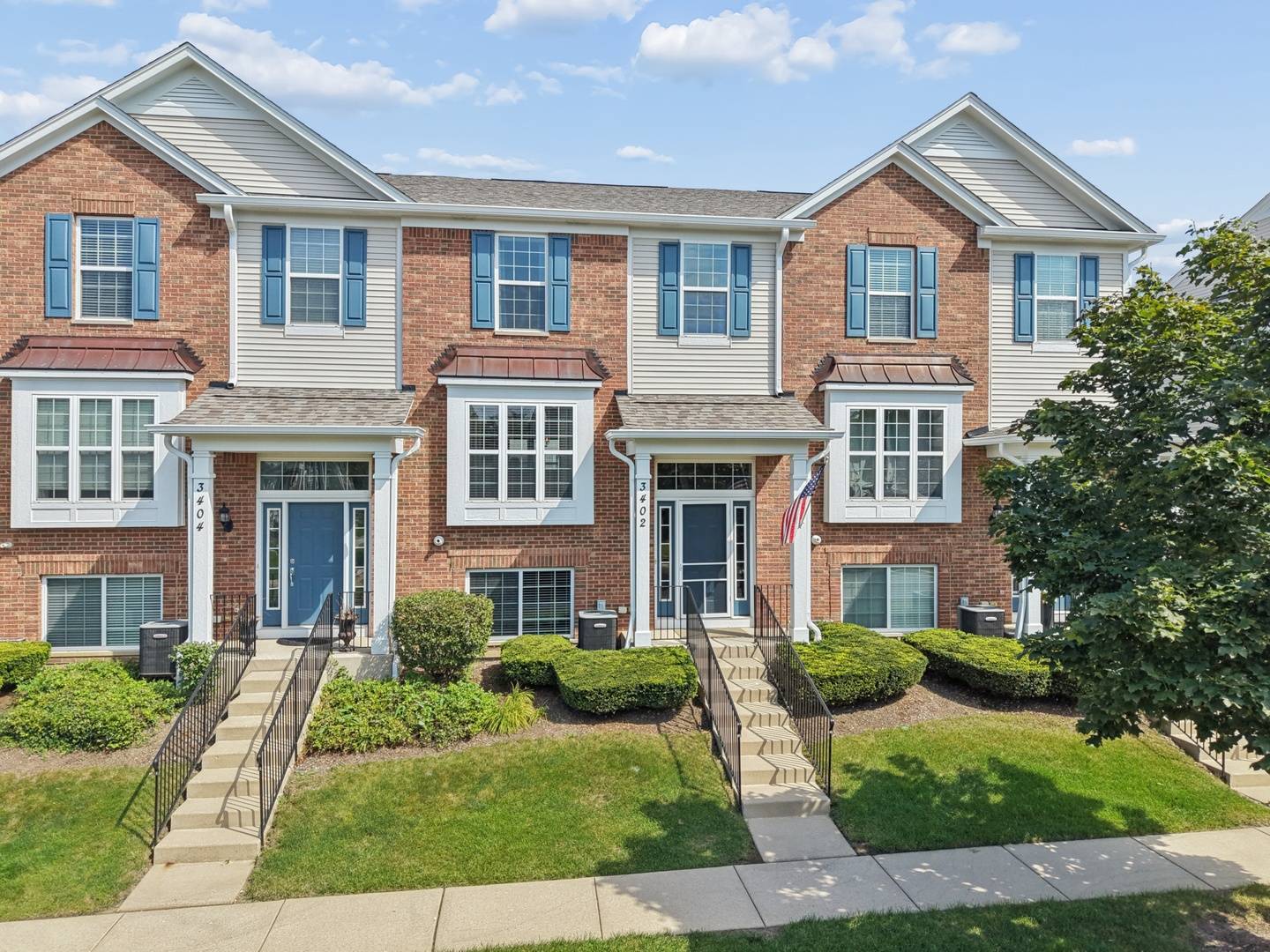 3402 Neubauer CIR, Lindenhurst, IL 60046