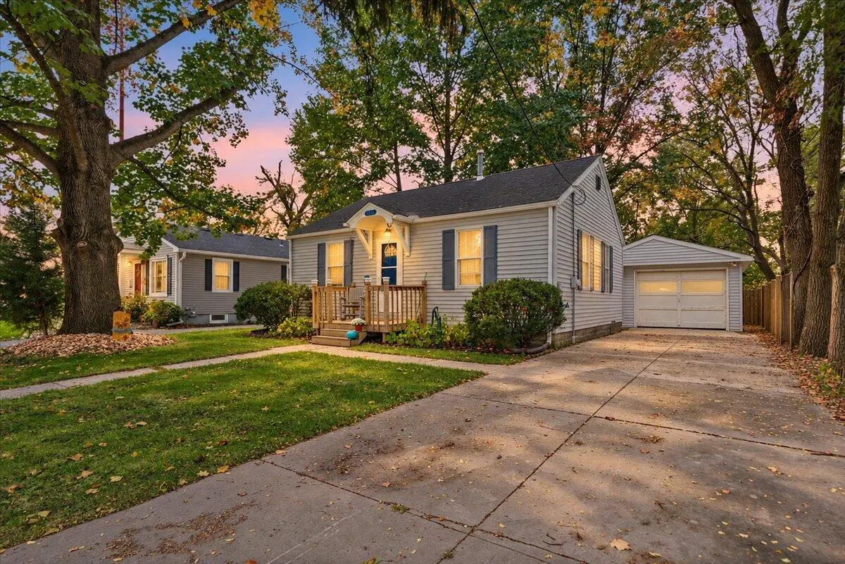 1005 Madison Street, Valparaiso, IN 46385