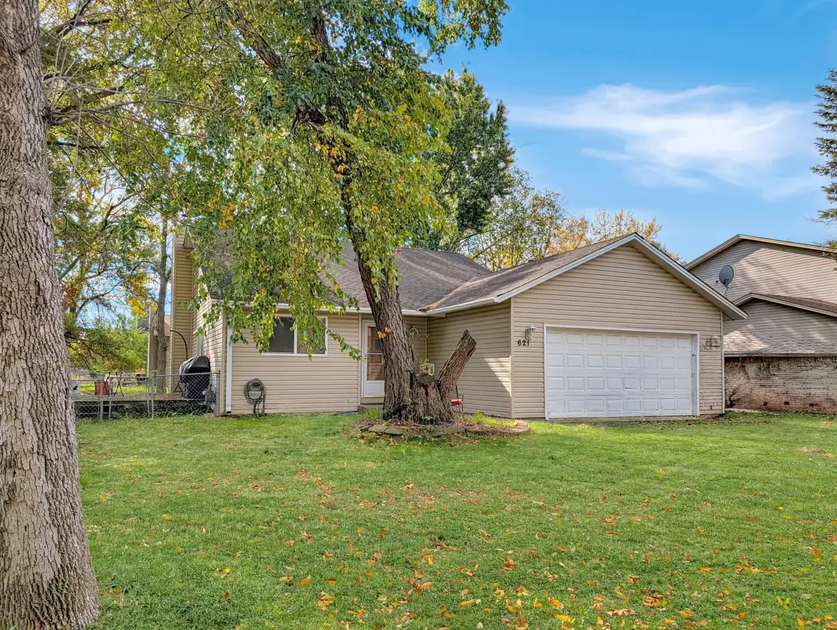 621 73rd WAY N, Brooklyn Park, MN 55444
