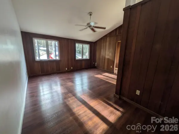 121 Carolina DR #121/123, Tryon, NC 28782