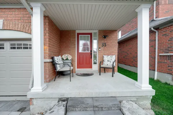 33 Neill AVE, Whitby, ON L1R 3N4
