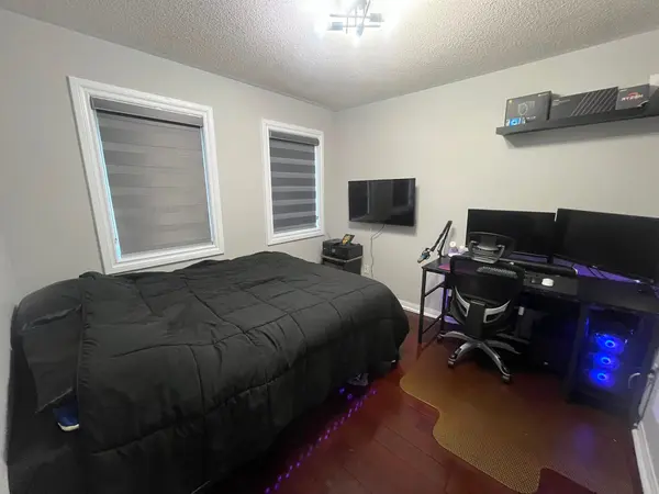 29 Hummingbird DR, Toronto E11, ON M1X 1W8