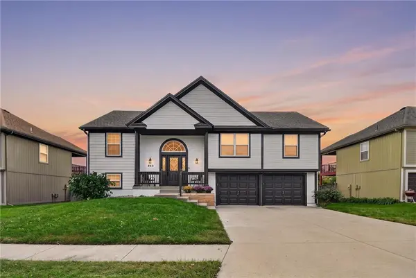 963 NW Dogwood DR, Grain Valley, MO 64029