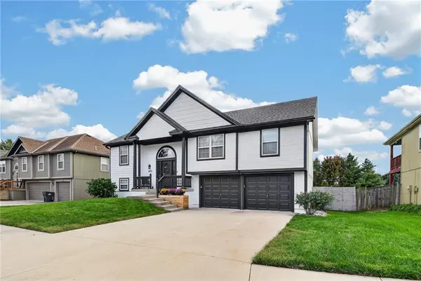 963 NW Dogwood DR, Grain Valley, MO 64029