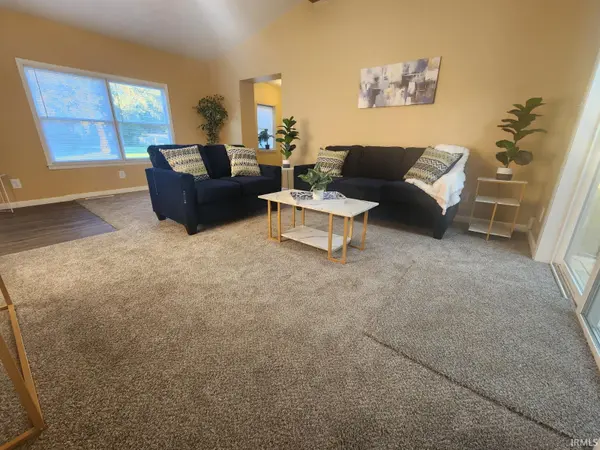 51622 Kenilworth RD, South Bend, IN 46637