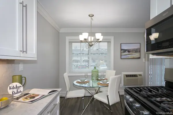 24 Williams BLVD #24-1G, Lake Grove, NY 11755