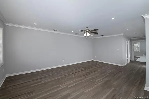 81 Secatogue AVE #42, Farmingdale, NY 11735
