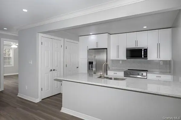 81 Secatogue AVE #42, Farmingdale, NY 11735