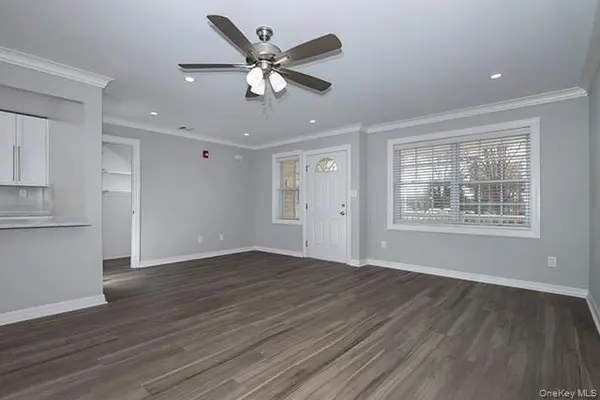 81 Secatogue AVE #42, Farmingdale, NY 11735