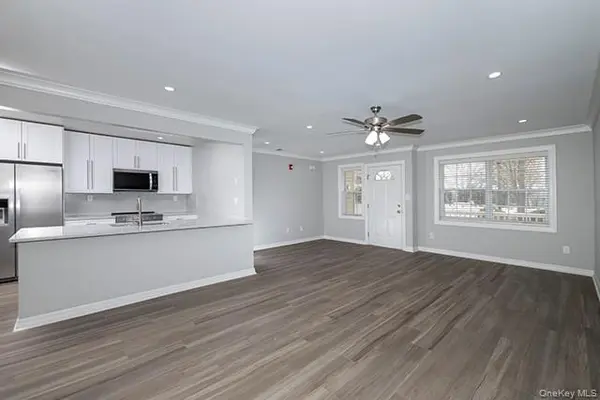 81 Secatogue AVE #42, Farmingdale, NY 11735