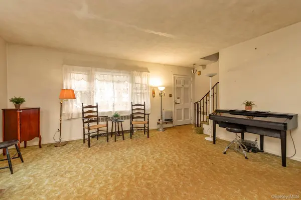 475 Maxwell ST, West Hempstead, NY 11552