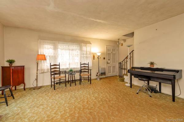 475 Maxwell ST, West Hempstead, NY 11552