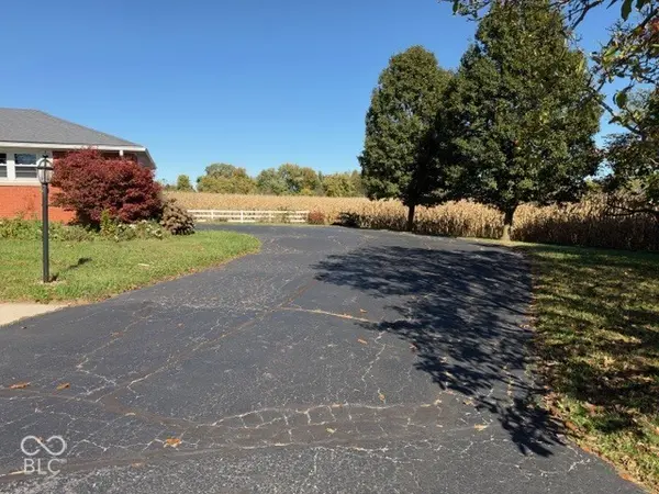 7838 W US Highway 52, New Palestine, IN 46163