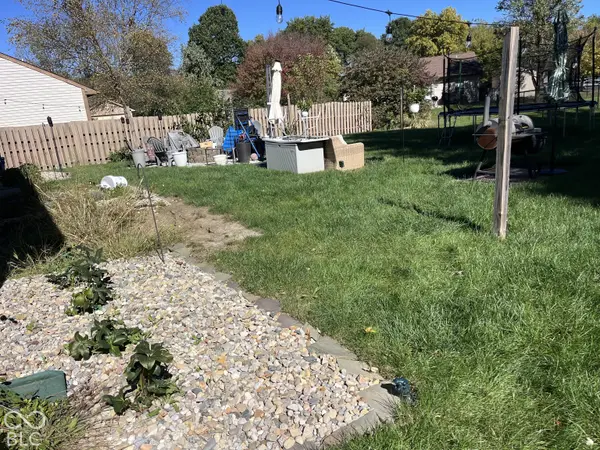 542 Woodfield CIR, Avon, IN 46123