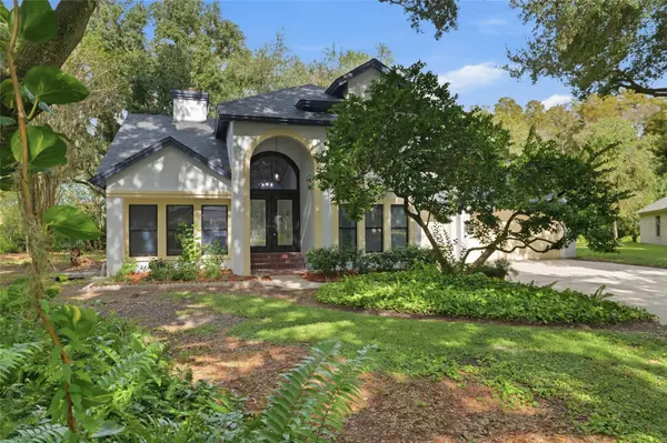 6201 GREENWICH DR, Tampa, FL 33647