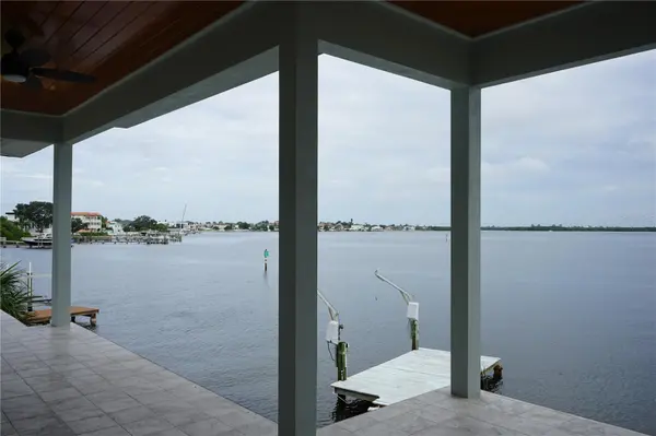 1835 BAYOU GRANDE BLVD NE, St Petersburg, FL 33703