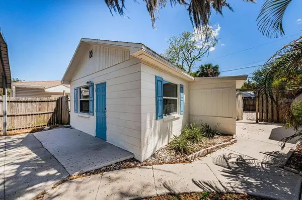 1233 1/2 SEDEEVA CIR S, Clearwater, FL 33755