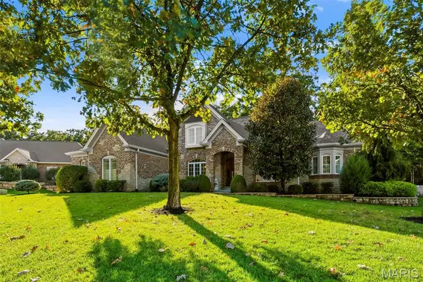 112 Castlewood Estates DR, O'fallon, MO 63368