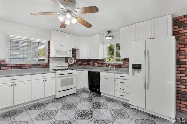 855 Sunset DR, Arnold, MO 63010