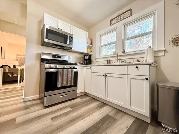 147 E Alton AVE, East Alton, IL 62024
