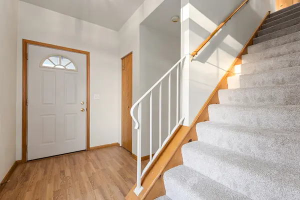 8421 Stratford DR, Tinley Park, IL 60487