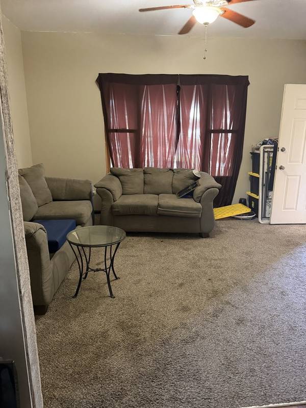 422 E Jackson ST, Woodstock, IL 60098