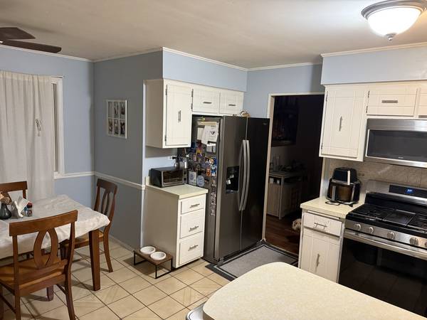 700 W 58th ST, Westmont, IL 60559