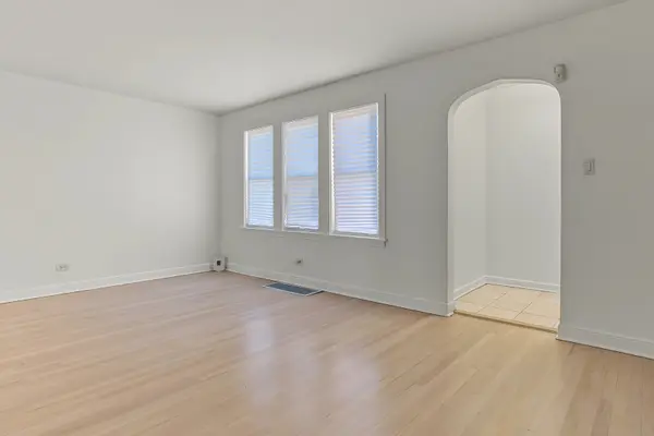 10441 S Vernon AVE, Chicago, IL 60628