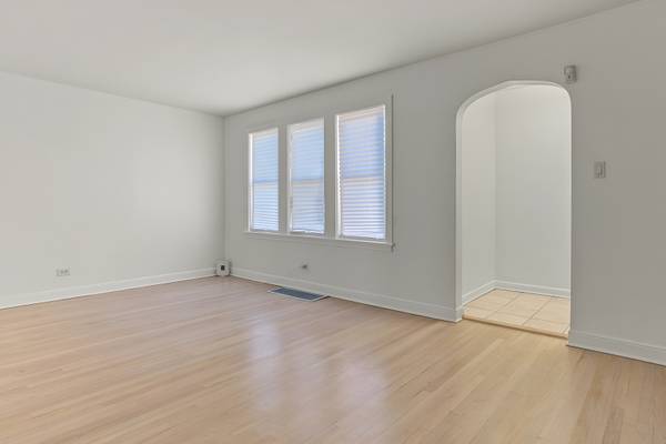 10441 S Vernon AVE, Chicago, IL 60628