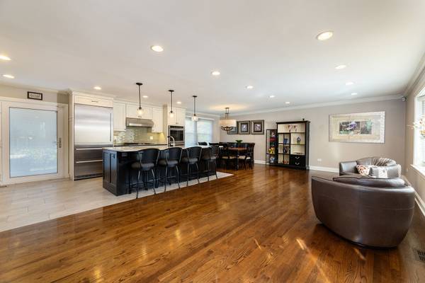 2612 N Waterman AVE, Arlington Heights, IL 60004