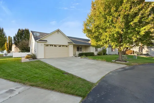 5 Daisy Ct, Pasco, WA 99301