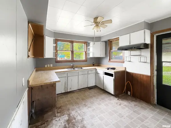 314 N LINDSEY AVE, Versailles, IL 62378
