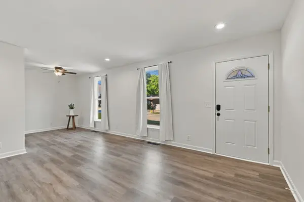 5113 Manorwood Ct, Nashville, TN 37211