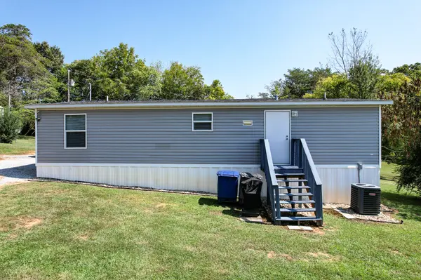 1342 High St, Dandridge, TN 37725