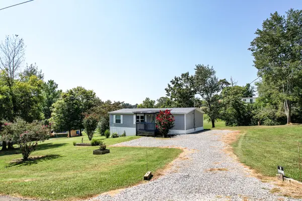 1342 High St, Dandridge, TN 37725