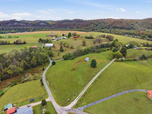 241 Cabin Hill Rd, Celina, TN 38551