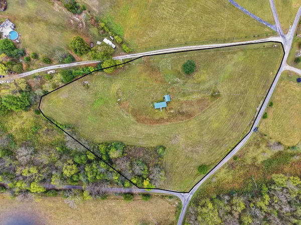 241 Cabin Hill Rd, Celina, TN 38551
