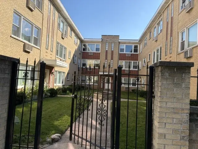 3203 W berwyn AVE #3W, Chicago, IL 60625