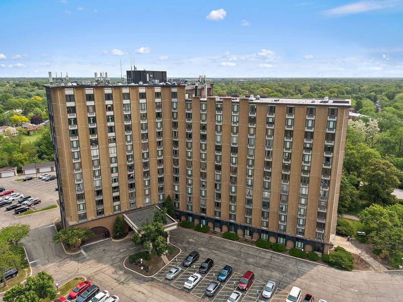 1 Renaissance PL #517, Palatine, IL 60067