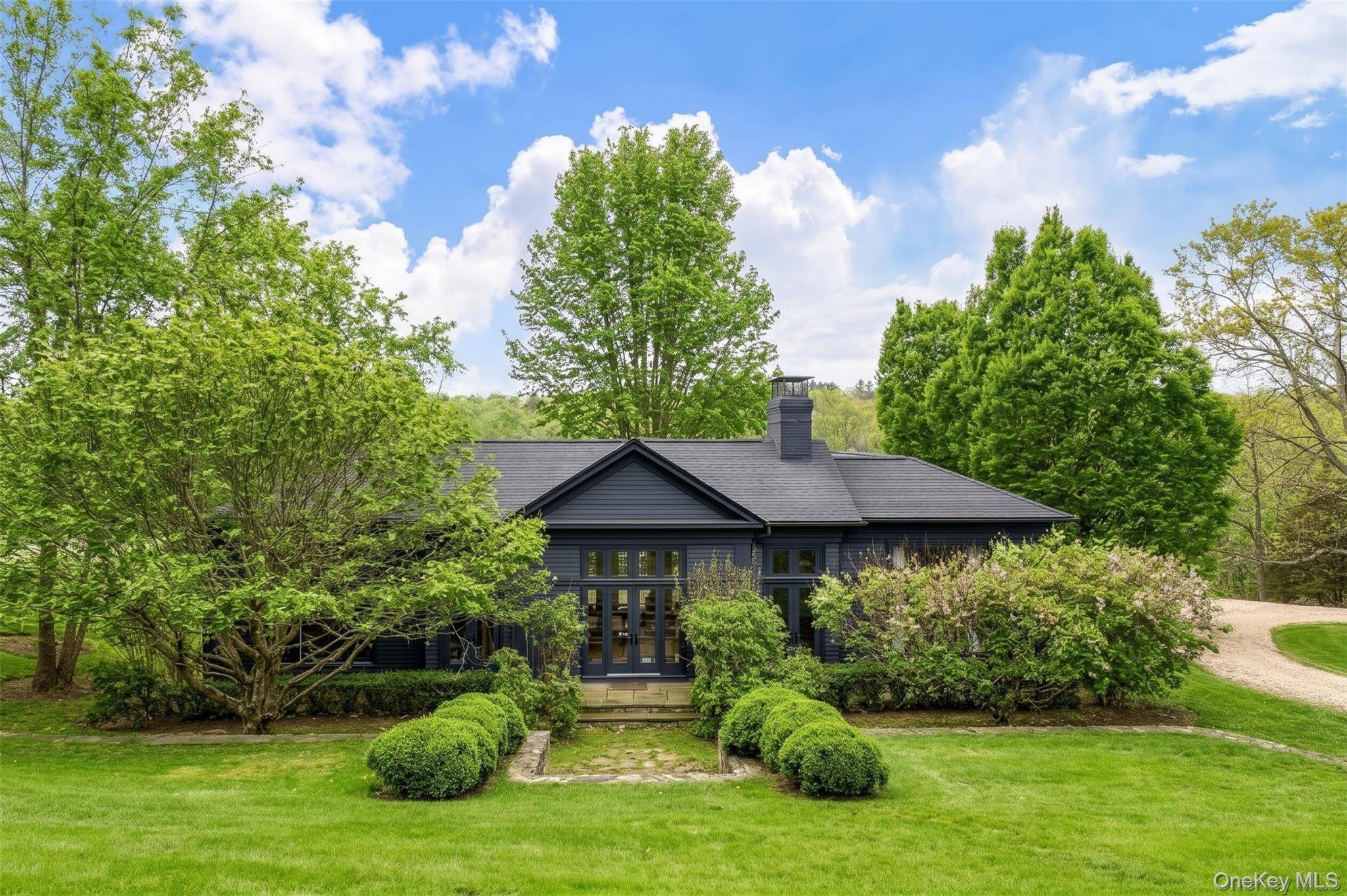 153 Cantitoe ST, Katonah, NY 10507