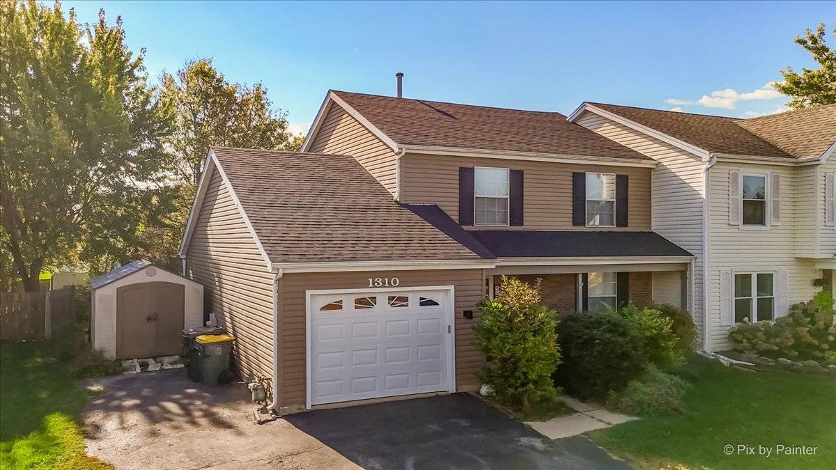 1310 Trinity DR, Carol Stream, IL 60188
