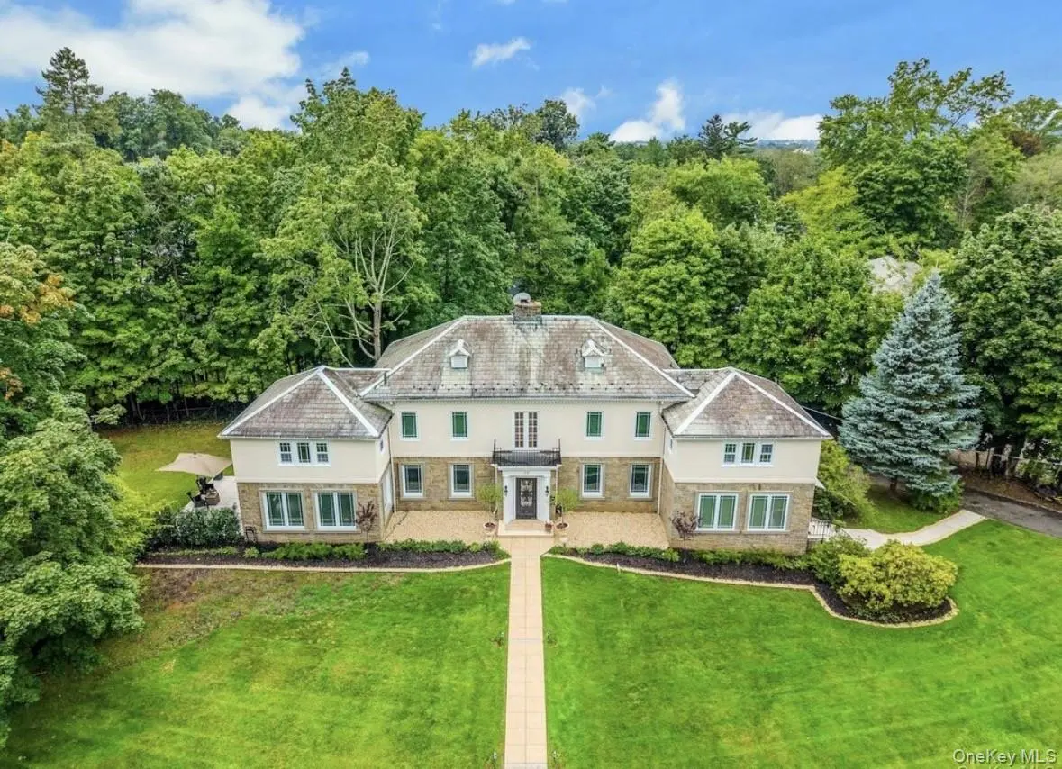 50 Forest CIR, New Rochelle, NY 10804