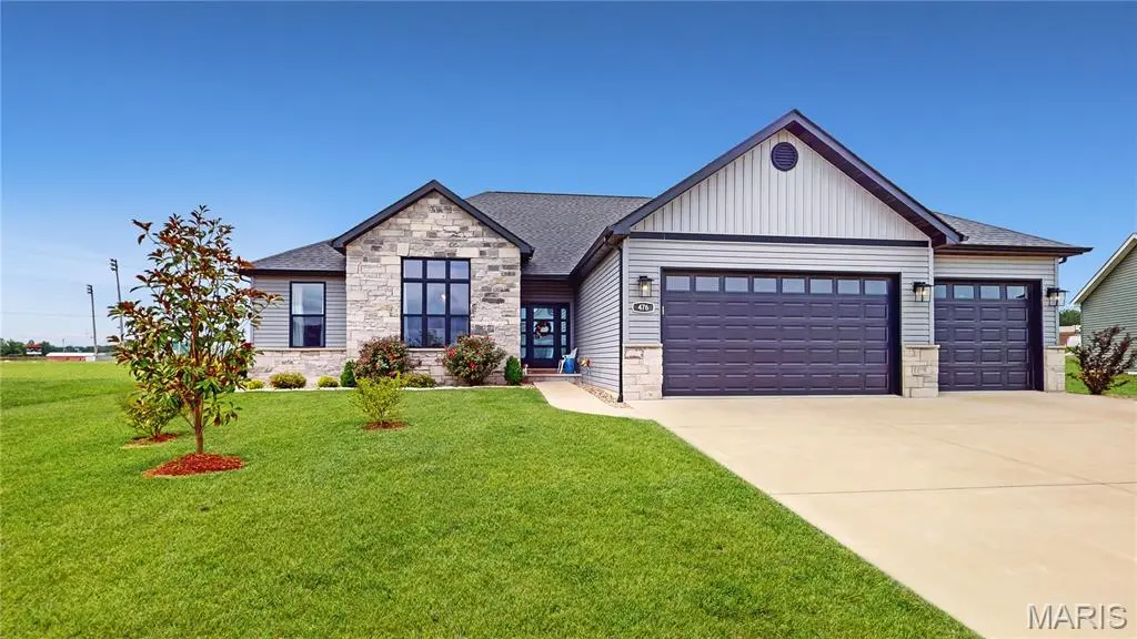 476 Hayden DR, Waterloo, IL 62298