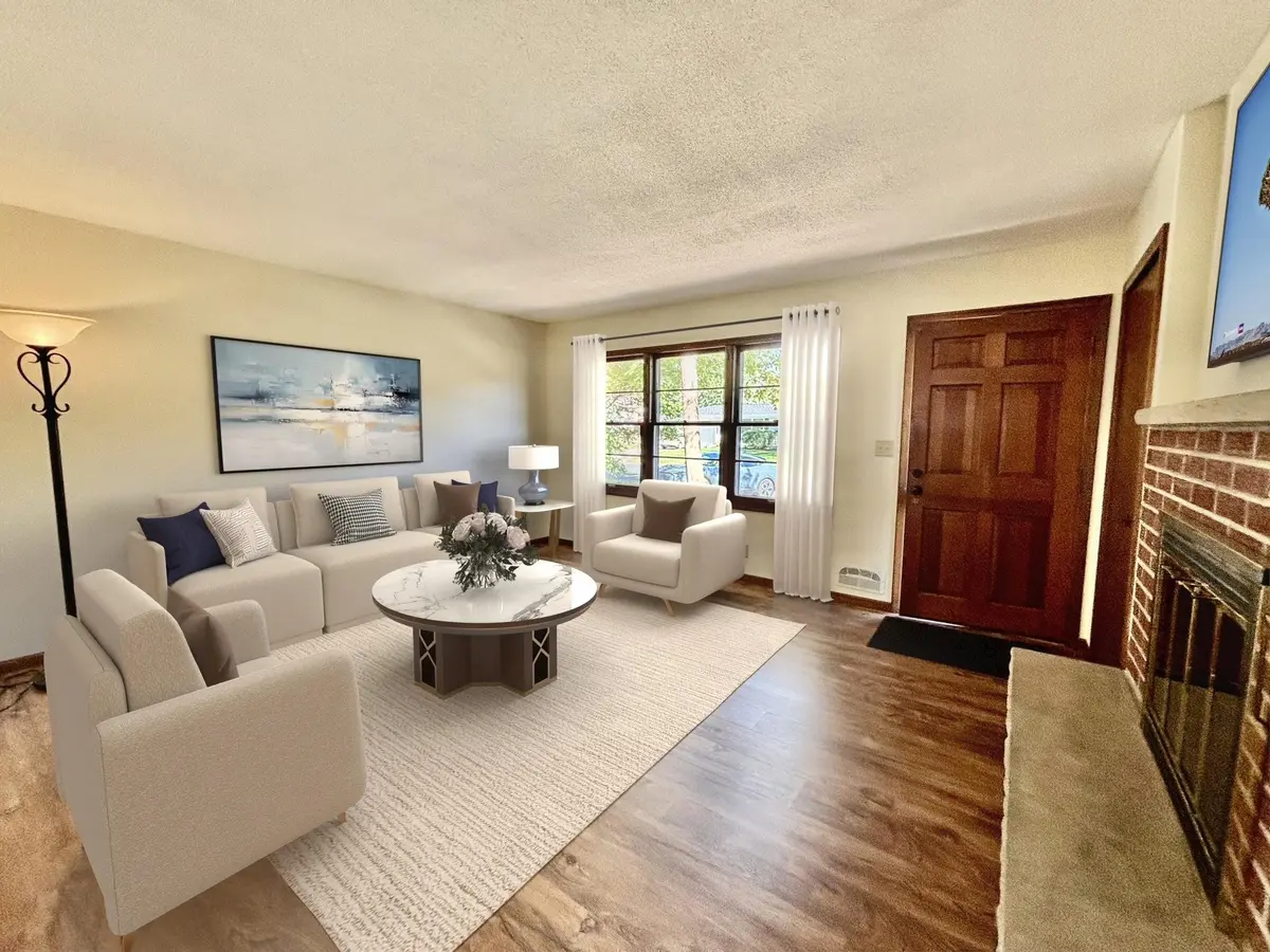 9097 Northwood Pkwy, New Hope, MN 55427
