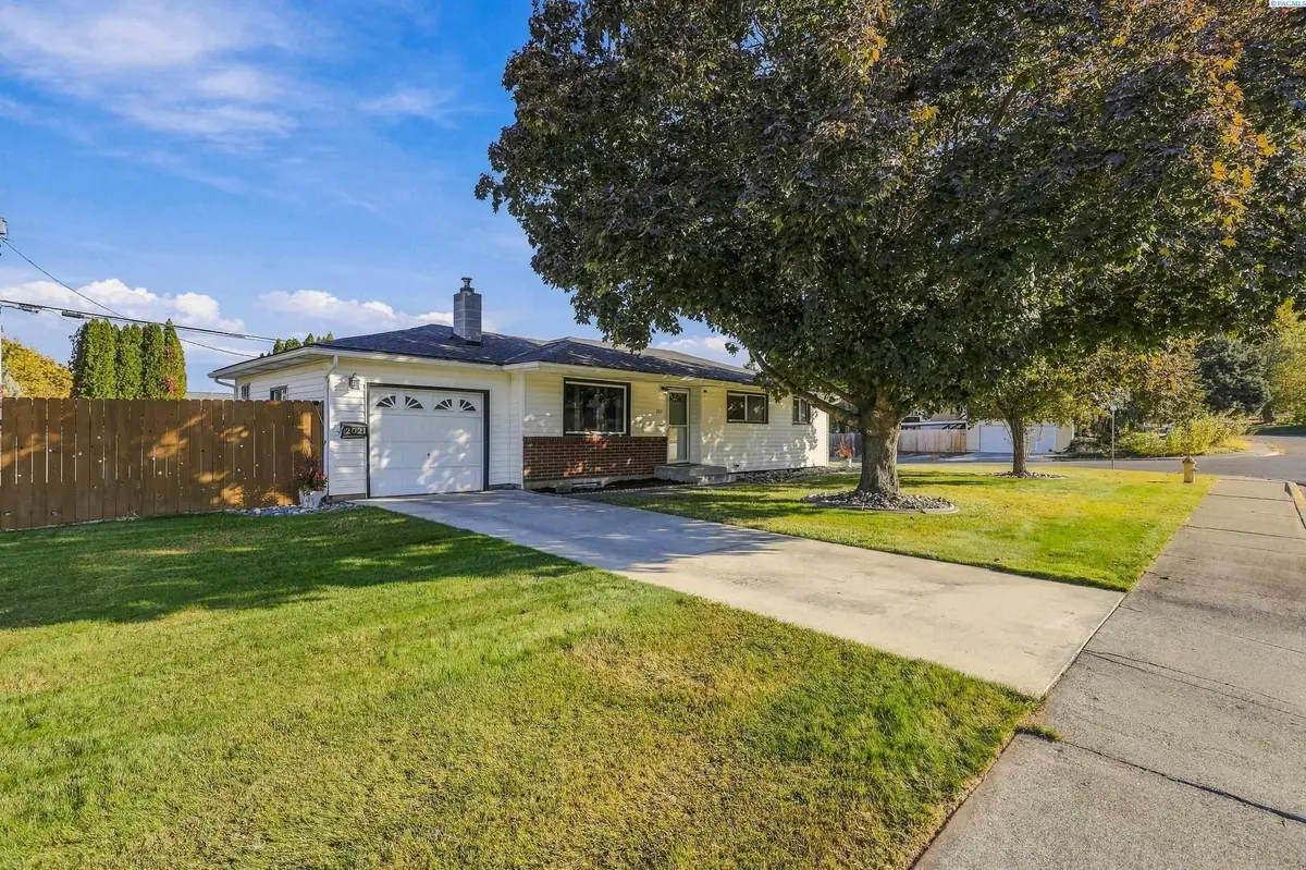 2021 S Fruitland Street, Kennewick, WA 99337
