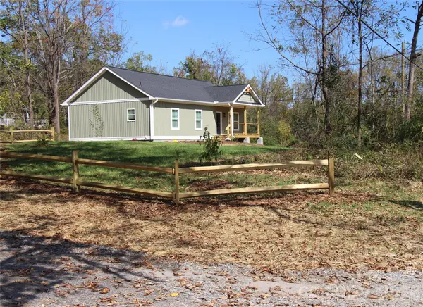 5 Adell DR, Fletcher, NC 28732