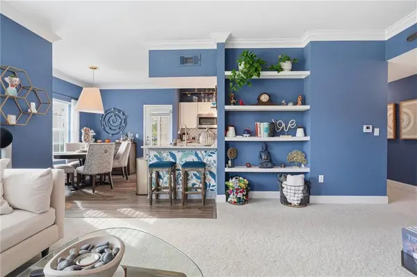 11604 Tomahawk Creek Pkwy #A, Leawood, KS 66211