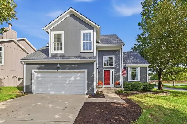 910 W Elizabeth ST, Olathe, KS 66061
