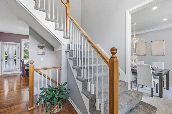 910 W Elizabeth ST, Olathe, KS 66061